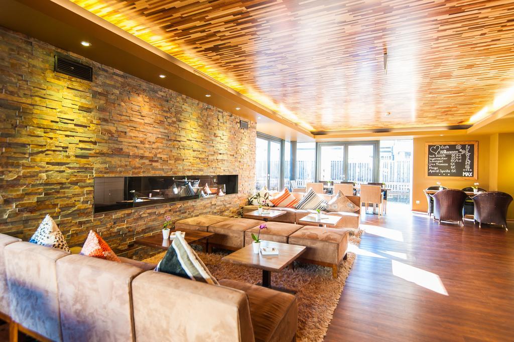 Living Max Hotel Zell am See Esterno foto