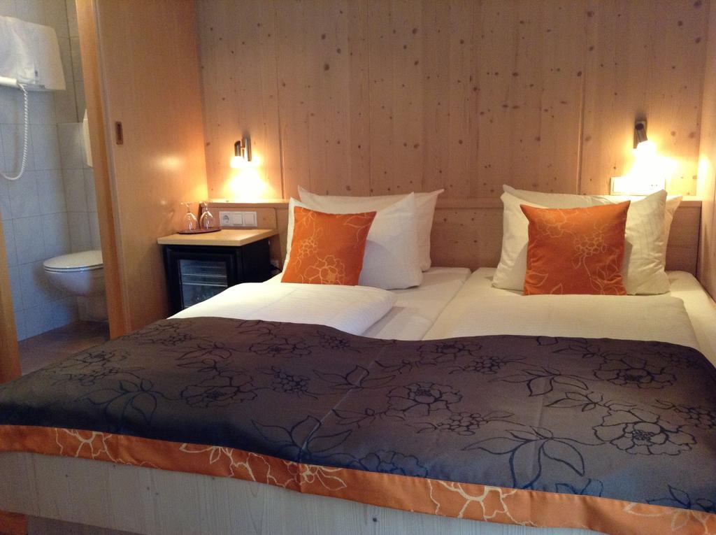 Living Max Hotel Zell am See Esterno foto